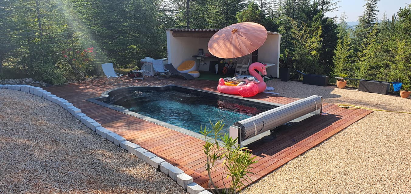 Couvrir sa piscine: un geste écologique et économique - Blue DEP
