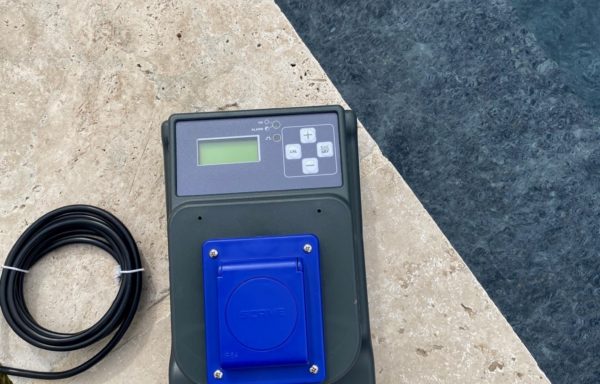 REGULATEUR REDOX POUR ELECTROLYSE AU SEL